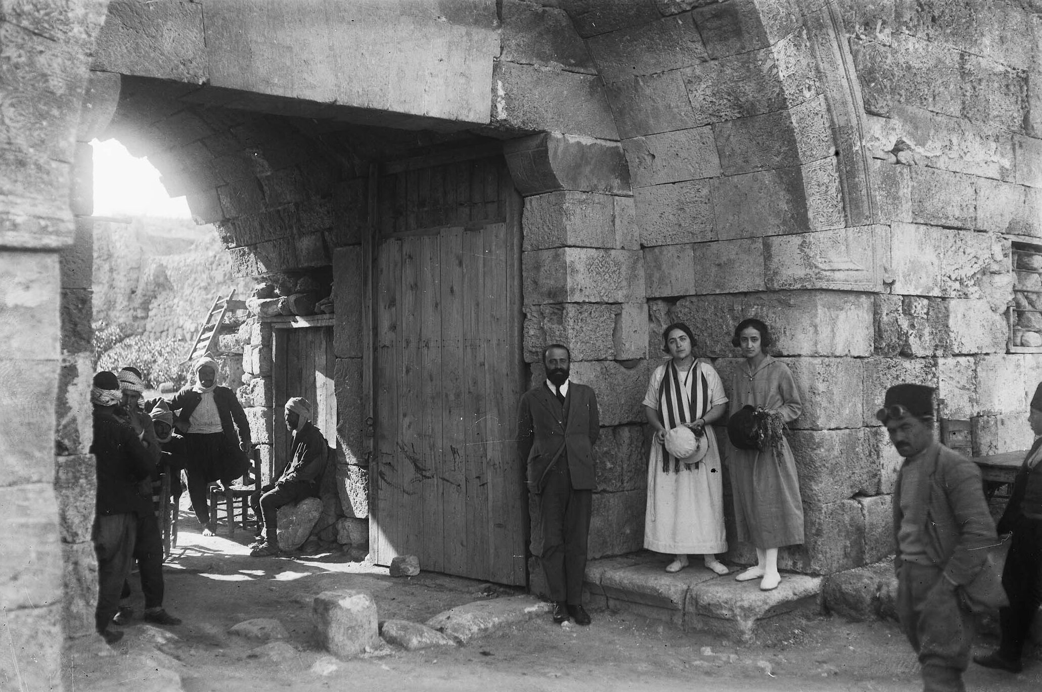 Misis Kervansarayı Taç Kapısı