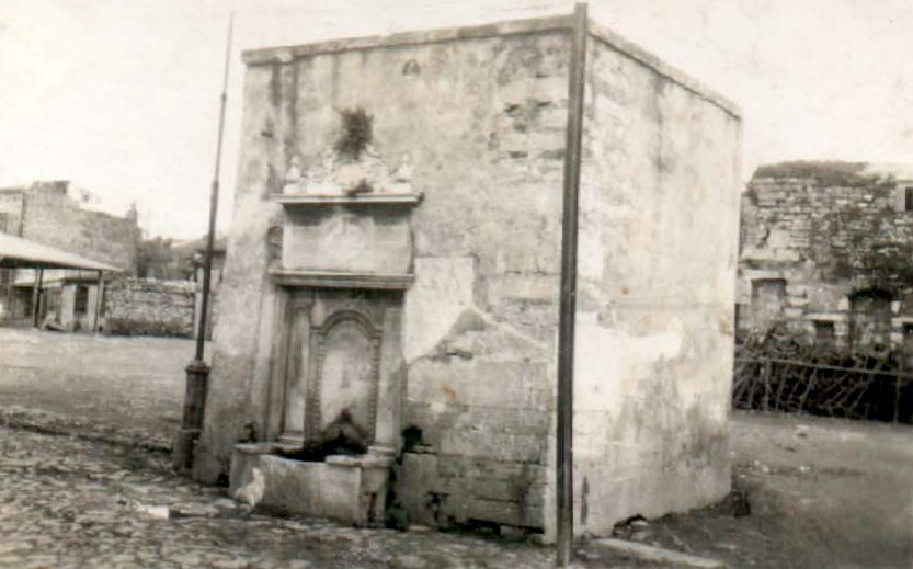 Pertevniyal Valide Sultan Çeşmesi