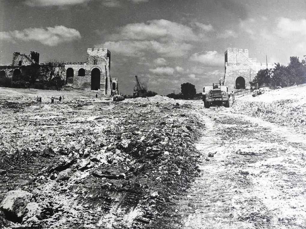 Millet Caddesi Yapımı İçin Yıkılan Surlar