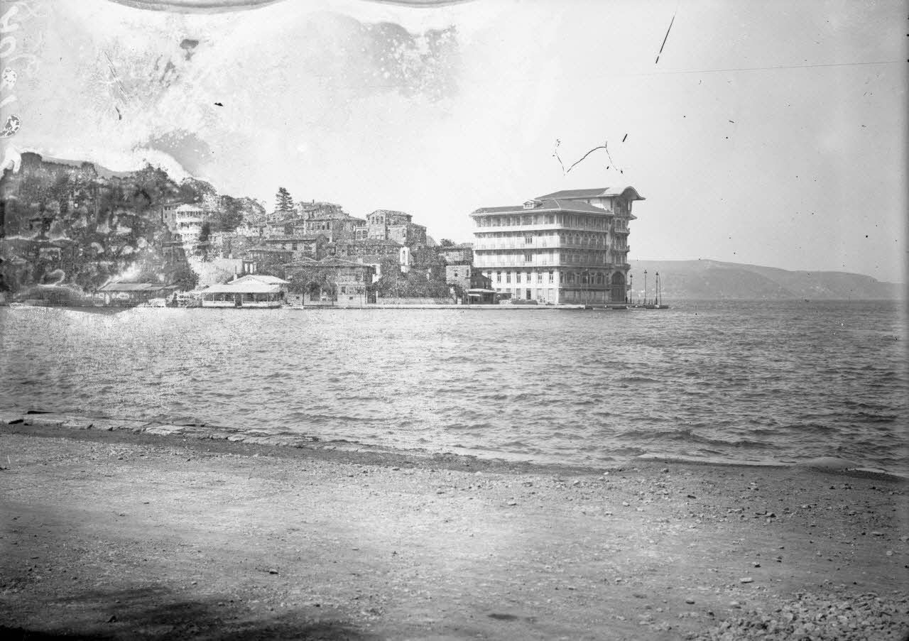 Tarabya Tokatlıyan Oteli