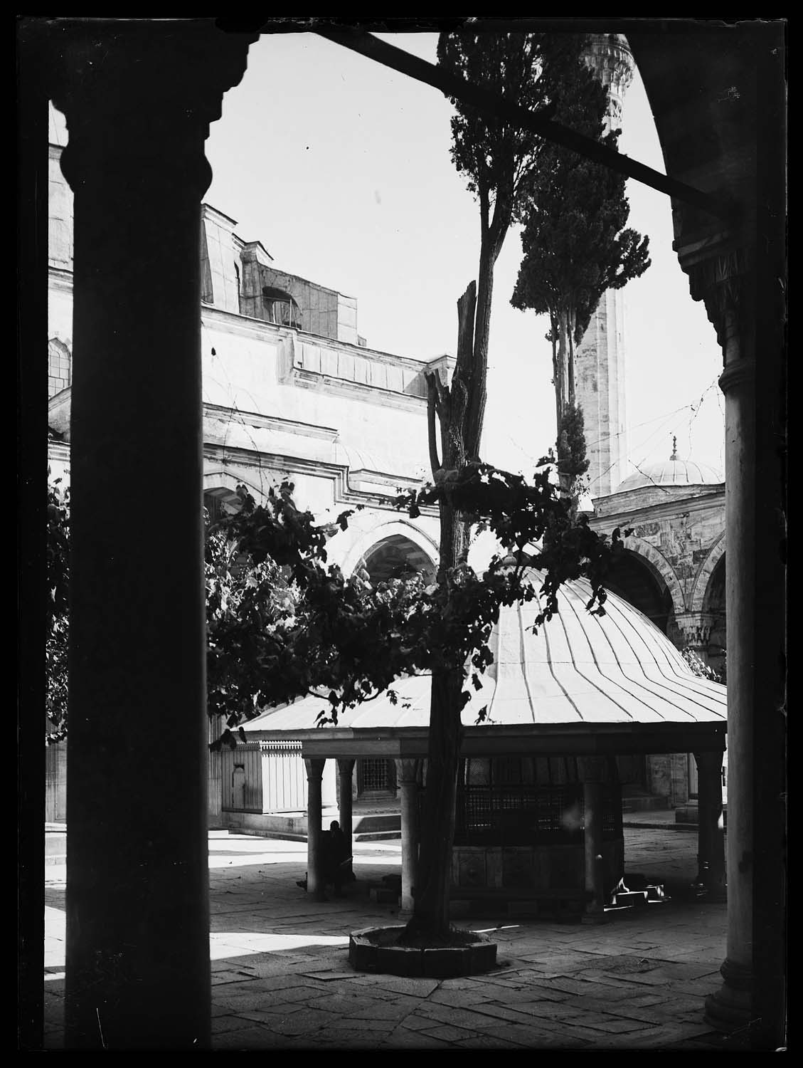 Beyazıt Camii Şadırvanı