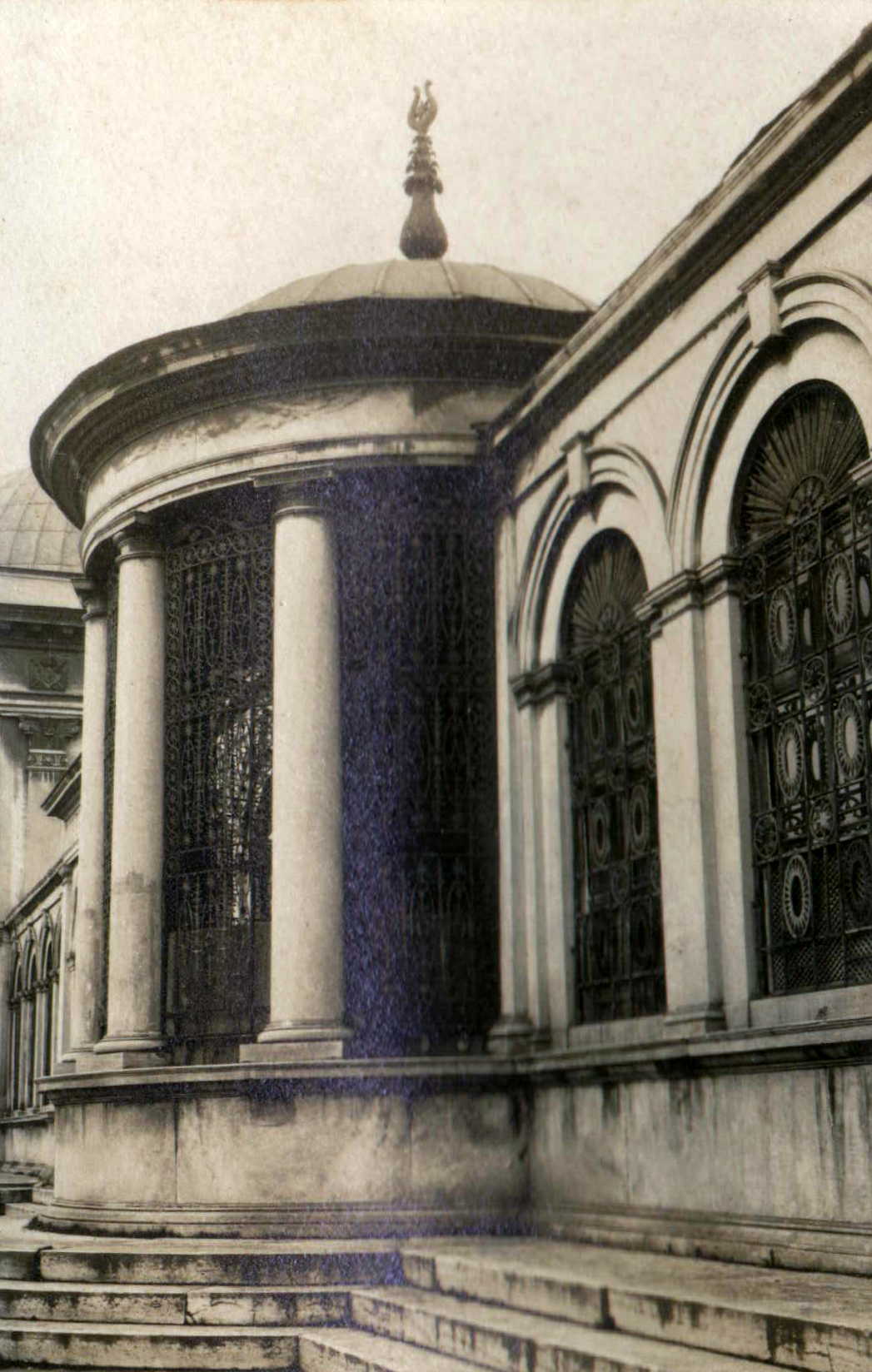 Sultan Mahmut Türbesi Sebili
