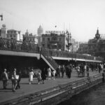 Galata Köprüsü’nde Vapurdan İnen İnsanlar
