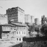 Eğrikapı Surları ve Eski Mahalle Görünümü