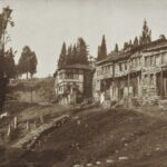 Şişhane’de Ahşap Evler ve Mezarlık