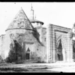 Caca Bey Türbesi ve Medrese Taç Kapısı