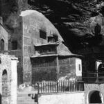 Sümela Manastırı Avlusundan Şapel ve Ana Kiliseye Bakış