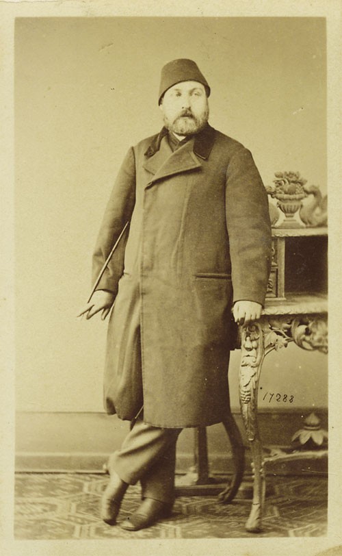 nazır izzet bey