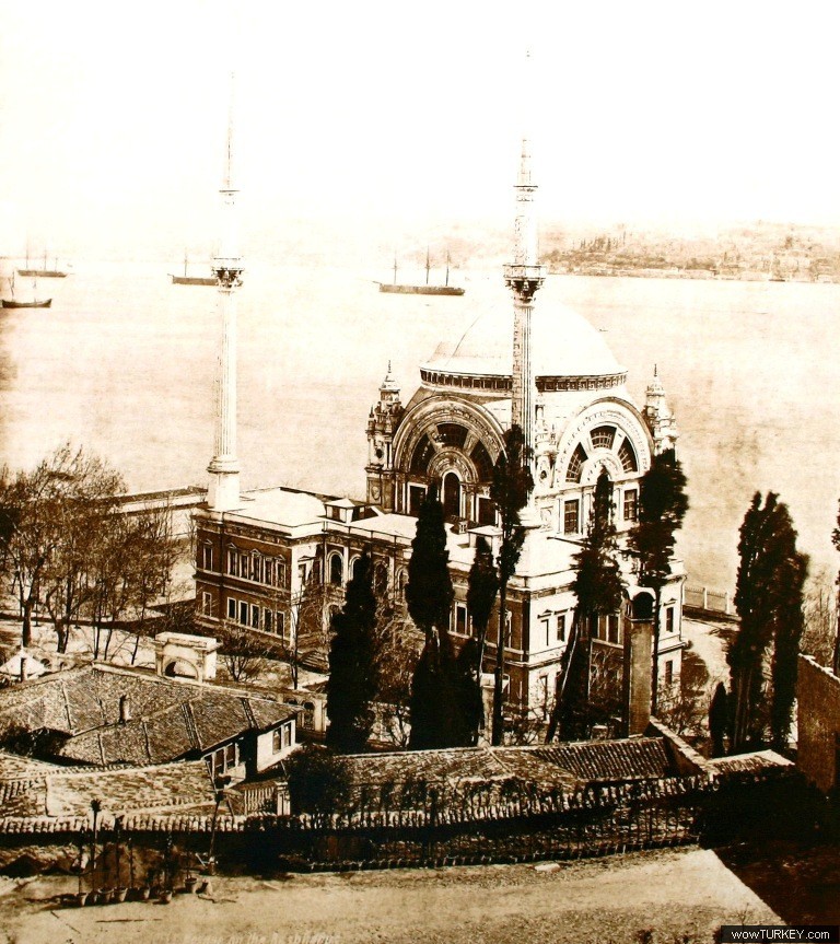 fikri aktan dolmabahce camii 1865