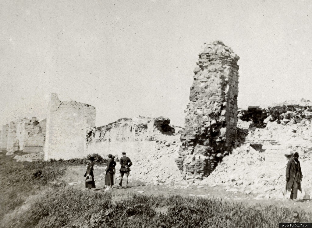 ERHAN DEMIR 1900 Istanbul  Surlari