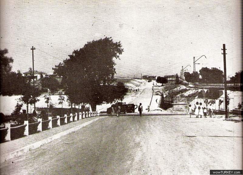 florya tren istasyonunun önü