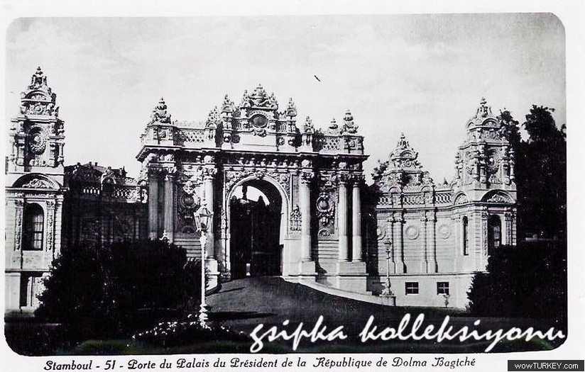 sguner istDolmabahce sarayi kapisi copy