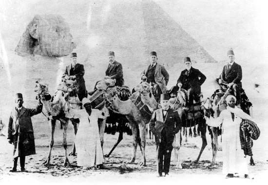 MÜHİM  İNSANLAR — Portre / kişi görseli