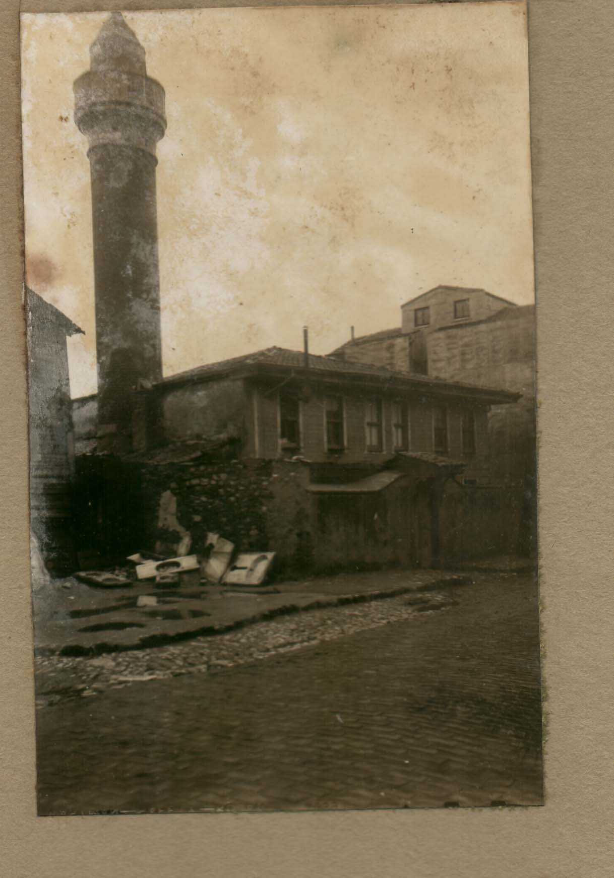 KIZILMİNARE ?MESCİDİ — Arşiv görseli