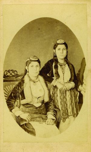 KADIN-MANİSALI ERMENİ HANIMLARI