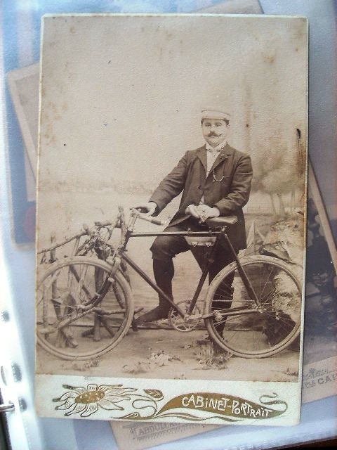 SİMALAR — Portre / kişi görseli