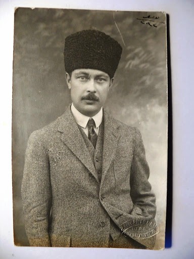 MÜHİM  İNSANLAR — Portre / kişi görseli