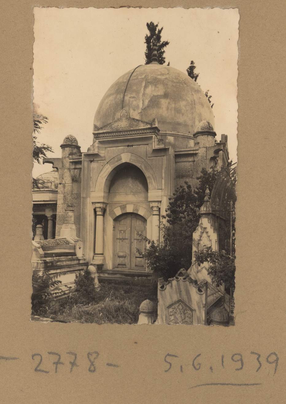 GAZİ OSMAN PAŞA TÜRBESİ — Arşiv görseli
