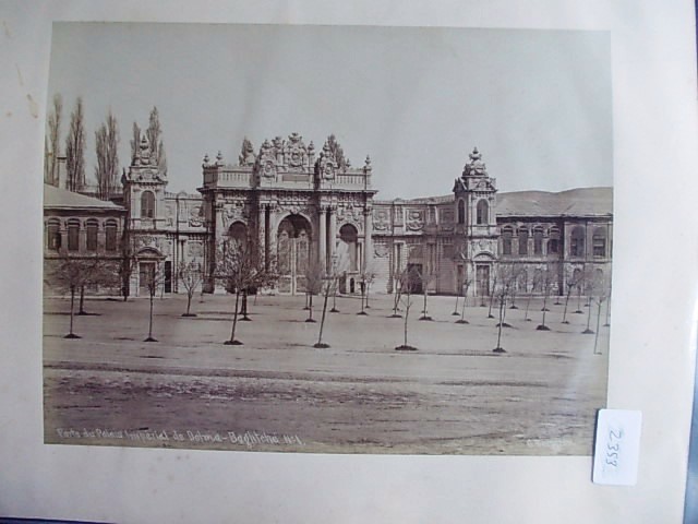 DOLMABAHÇE ve ÇIRAĞAN — Arşiv görseli