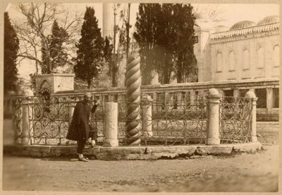 sultanahmet-burmalı sutün 1