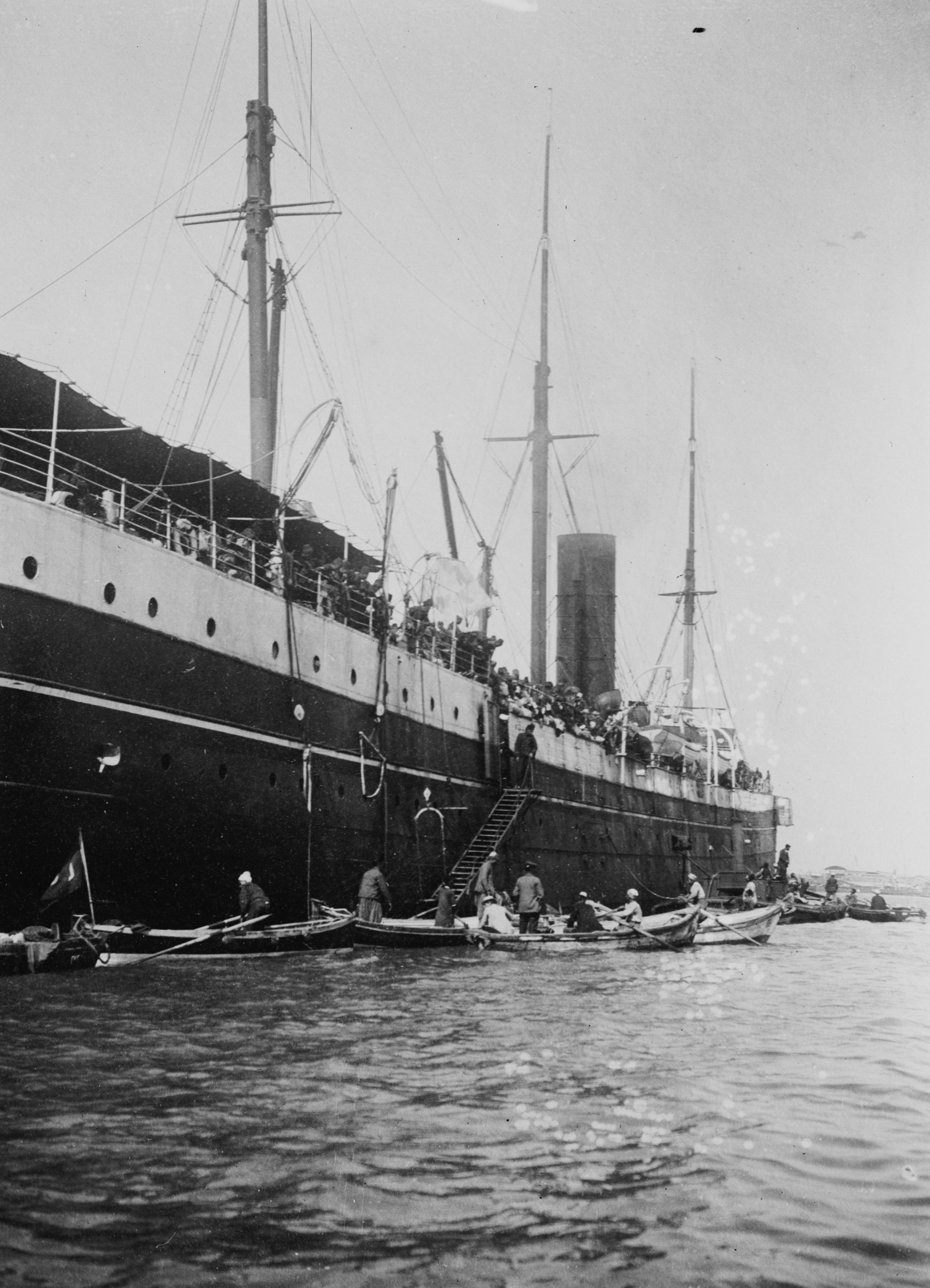 Arrival of a Turkish transport