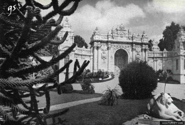 sguner Dolmabahce sarayi