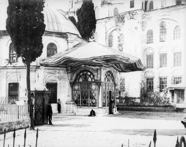 FATİH CAMİİ — Arşiv görseli