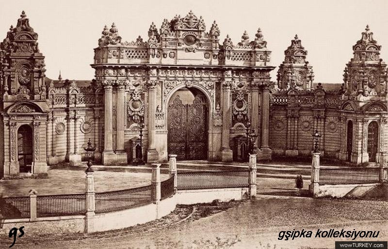 sguner Dolma bahce sarayi kapisi copy