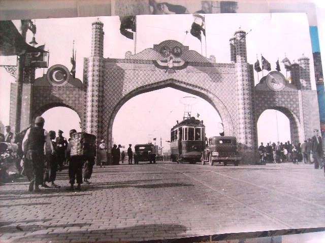 iran şahı için yapılan tak