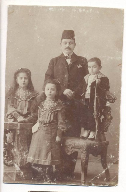 OSMANLI-SEHZADE-VE-AILESI-DEGERLI-FOTOGRAF  16680972 0