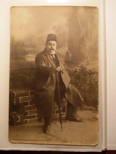 MÜHİM  İNSANLAR — Portre / kişi görseli