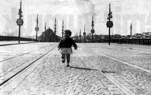 004-kop-Karakoy- galata koprusu-1945