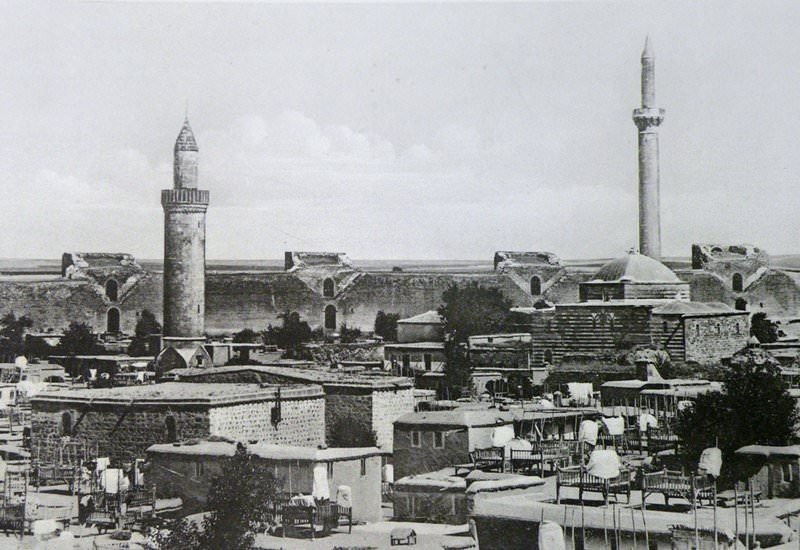 Diyarbekir: general view of the town (Source: Hugo Grothe, Geographische Charakterbilder, Leipzig, 1909)
