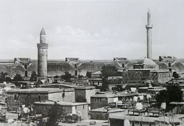 Local views of the town (Source: Hugo Grothe, Geographische Charakterbilder, Leipzig, 1909)