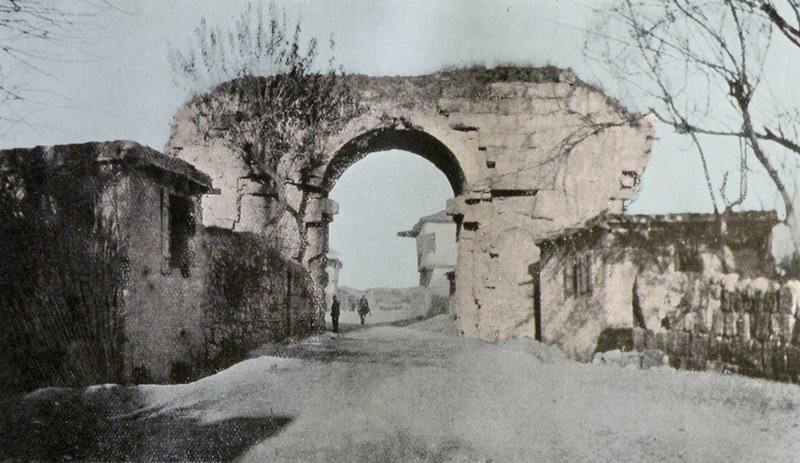 The door of St Paul, Tarsus (Source: W.J. Childs, Across Asia Minor on Foot, Edinburgh/London, 1917)