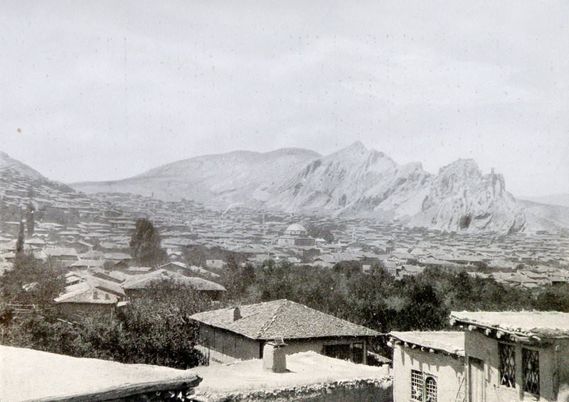 The town of Tokat/Eudocia seen from the east (Source: John G. C. Anderson, A journey of exploration in Pontus, Bruxelles, 1903)