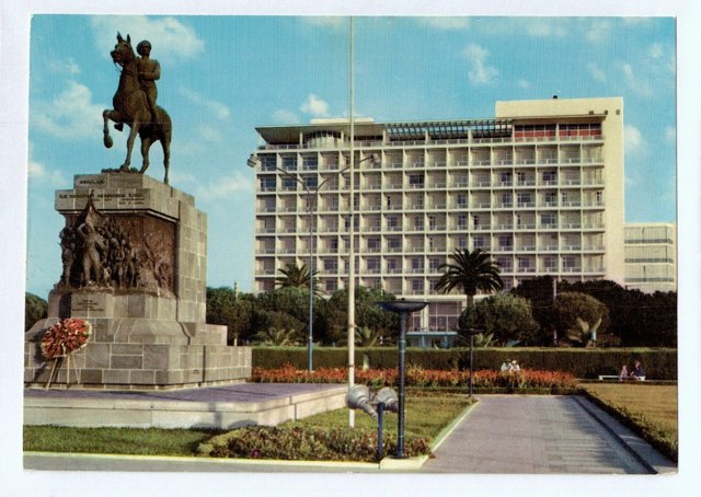 İzmir Efes Oteli ve Atatürk Anıtı Kartpostalı