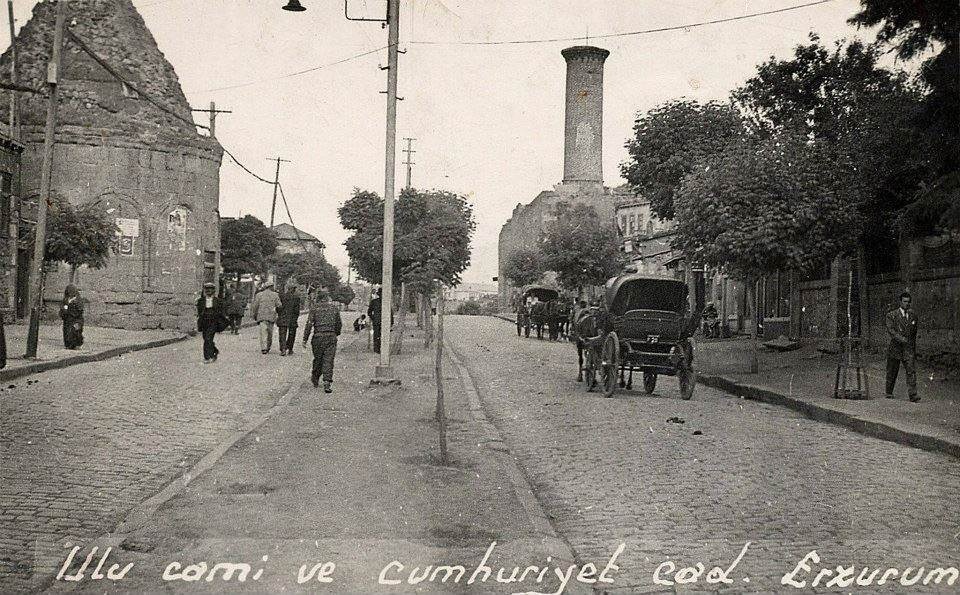 Erzurum Cumhuriyet Caddesi, Cimcime Hatun Kümbeti / 1940'lar