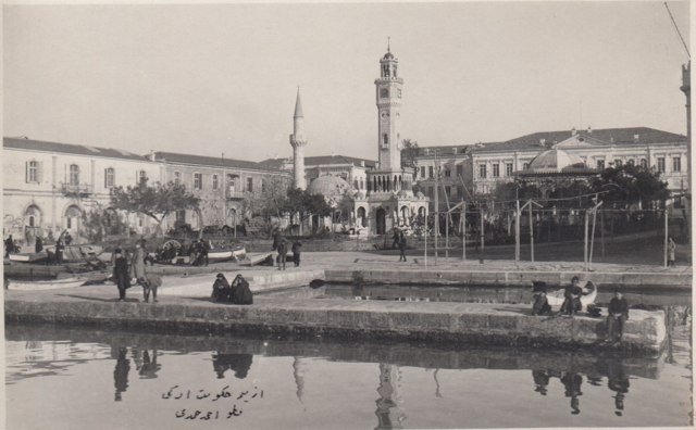 Konak Meydanı ve İzmir Saat Kulesi