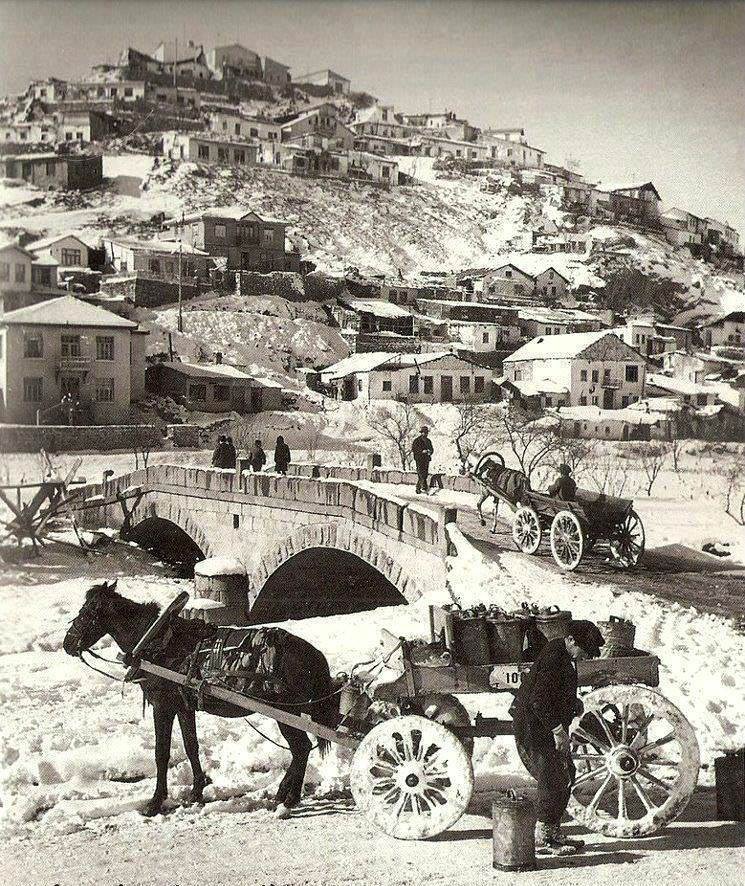 Ankara Bent Deresi on Debfrog Bridge / 1940's