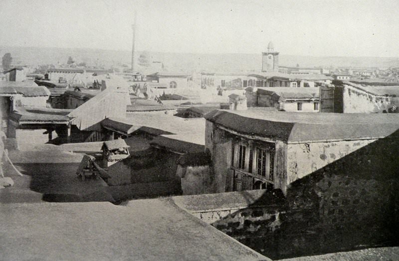 A scene from the town of Diyarbekir (Source: H. Hepworth, Through Armenia on Horseback , London, 1898)