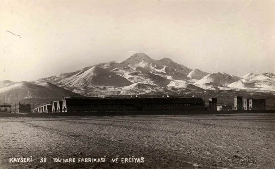 Kayseri Tayyare Fabrikası ve Erciyes Dağı / 1938