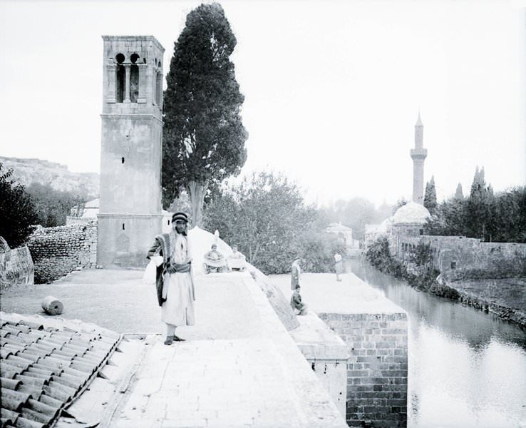 A scene from Urfa, ca 1919-1920 (Source: photograph by Father Gabriel Bretocq, Archives départementales de l’Eure. Fonds Gabriel Bretocq)