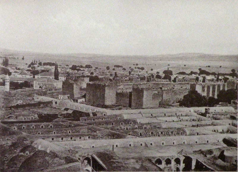 Kayseri: the castle and market (Source: Hugo Grothe, Geographische Charakterbilder, Leipzig, 1909)
