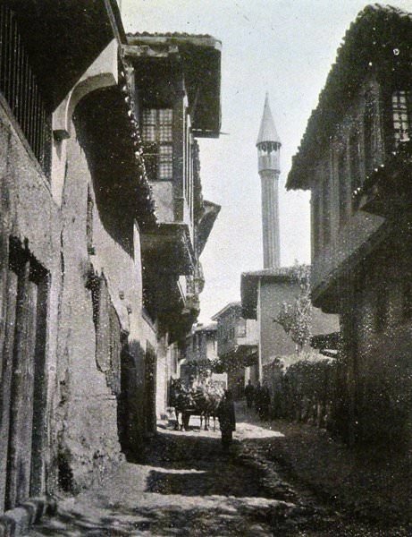 A street in the town of Marsovan/Merzifon (Source: W.J. Childs, Across Asia Minor on Foot, Edinburgh/London, 1917)