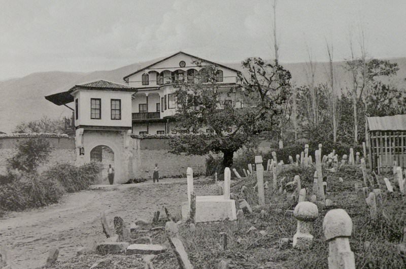 The German Mission hospital, Marash (Source: Hugo Grothe, Geographische Charakterbilder, Leipzig, 1909)
