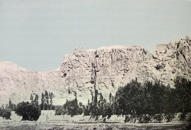 Van castle (Van Kalesi) (Source: Henry Binder, Au Kurdistan, en Mésopotamie et en Perse, Paris, 1887)