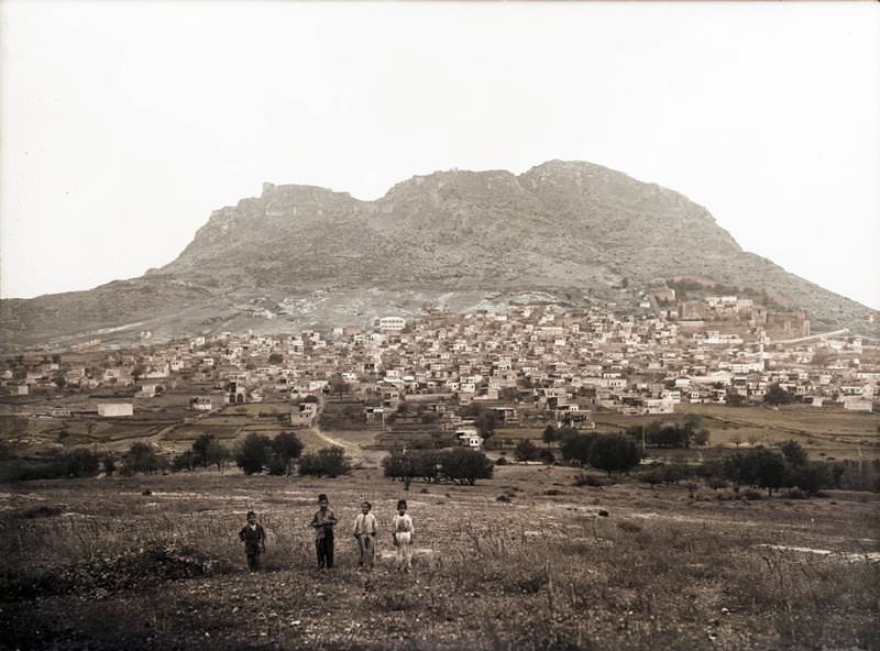 Sis/Kozan circa 1919-1920 (Source: photograph by Father Gabriel Bretocq, Archives départementales de l’Eure, Fonds Gabriel Bretocq)