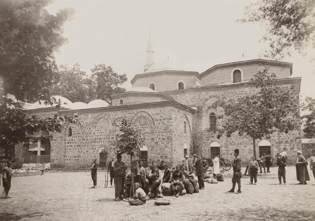 Sultan Orhan Mosque and Pazar Place / Bursa