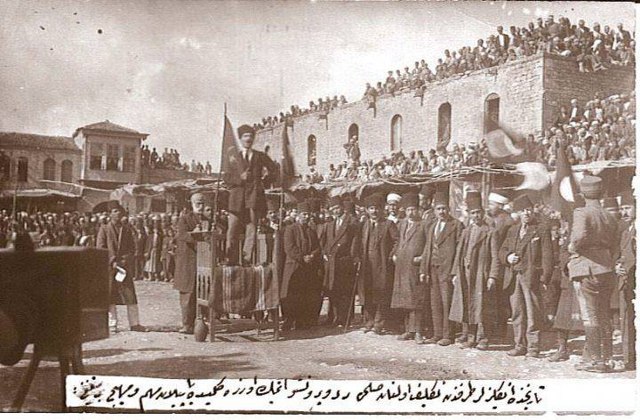 Kilis “İngilizler tarafından teklif olunan sulhu redd-i protesto etmek üzere Kilis'te yapılan mühim ve müheyyic bir miting“